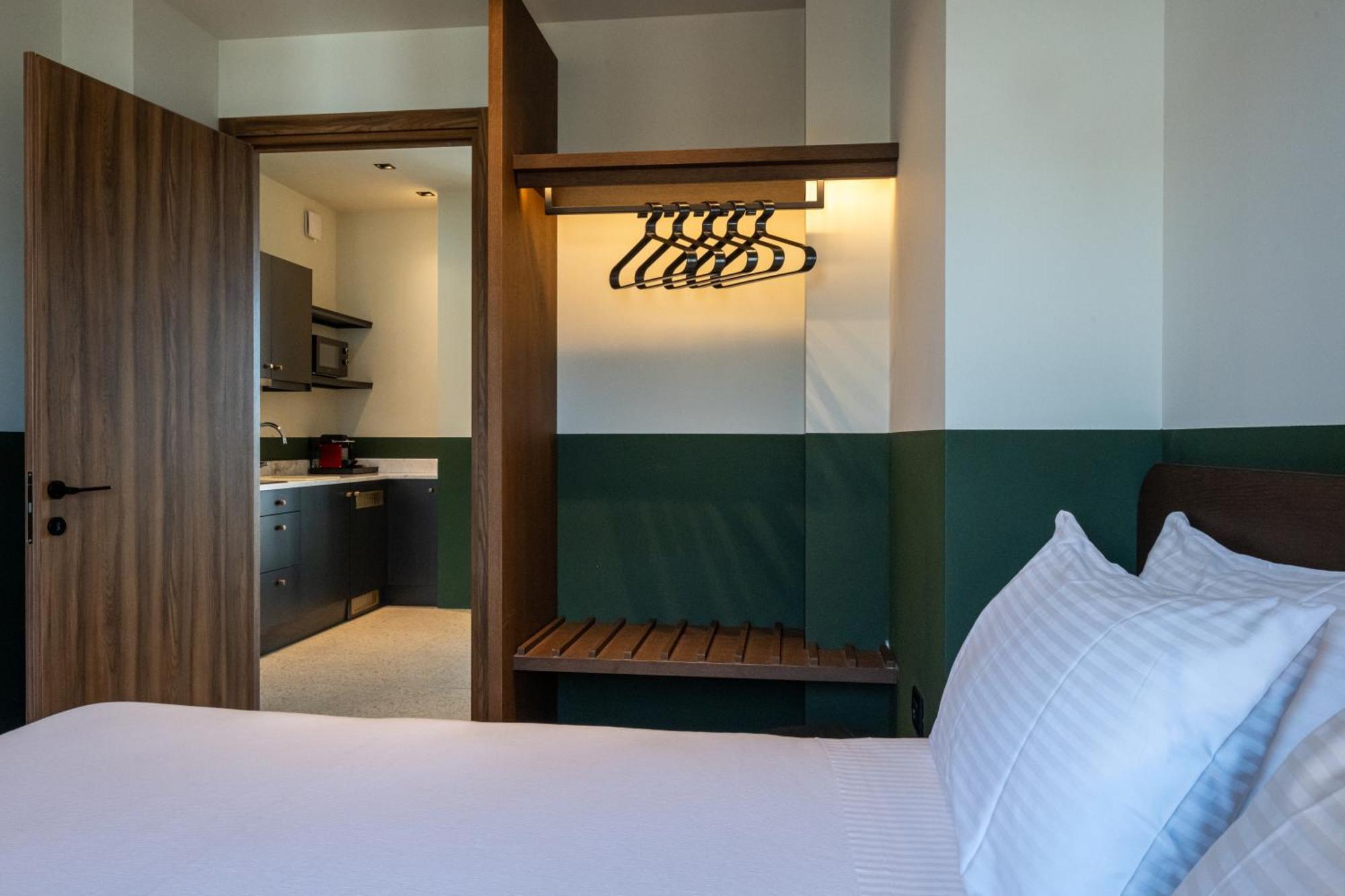 Evripidou 7 - Kalamata Mediterranean Suites Szoba fotó